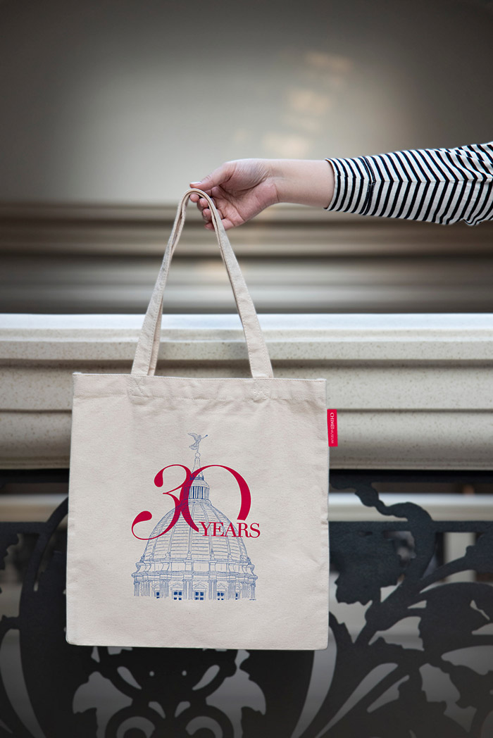 奇美博物館30週年紀念帆布包,預計5月推出,定價450元。