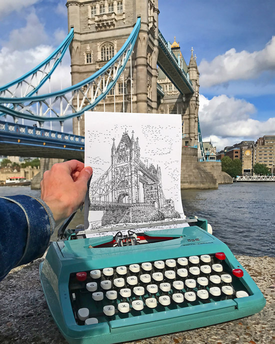 詹姆斯．庫克2021年以打字機創作的作品〈塔橋再現〉。 (1)詹姆斯．庫克提供