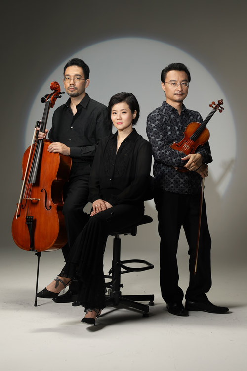 奇美音樂節「銀幕上的古典音樂」，邀請南臺灣鋼琴三垂奏演出。誠品表演廳提供