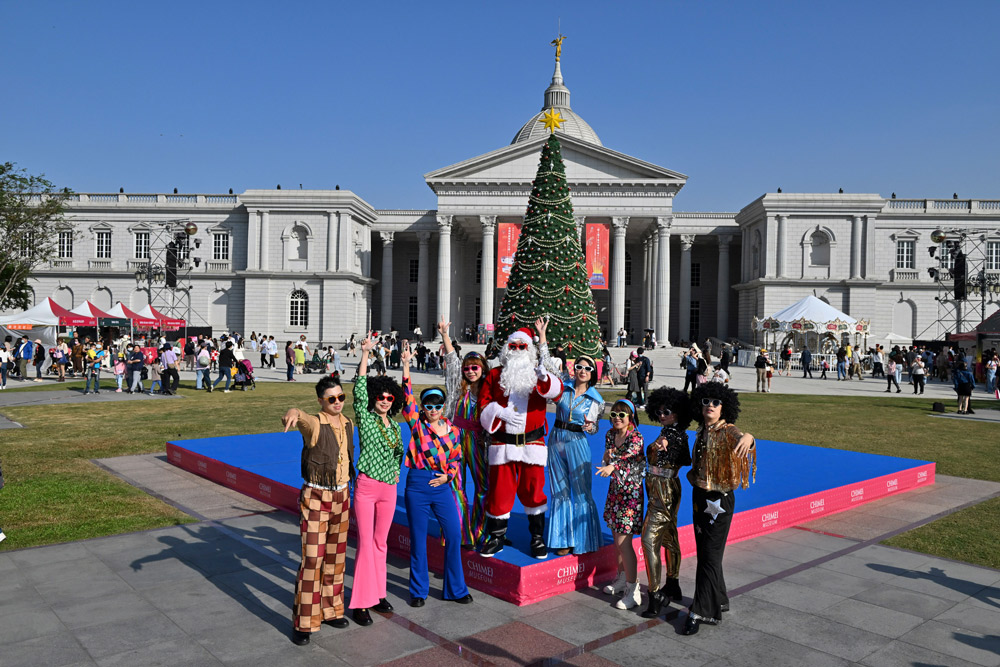 2022奇美聖誕週末,聖誕老公公與英國士兵大遊行。