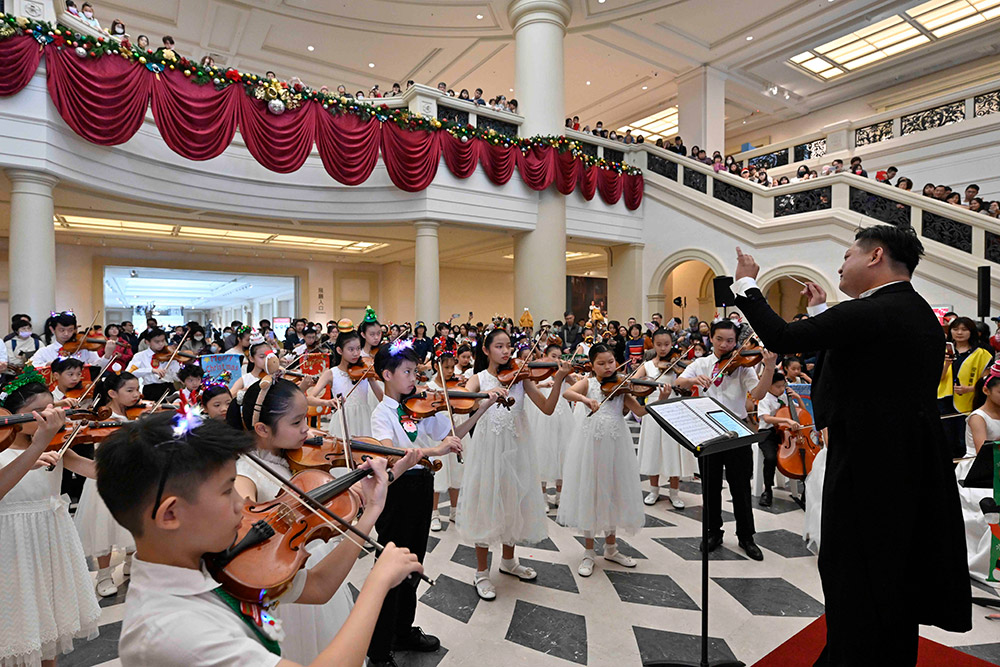 奇美博物館2024聖誕週末，推出豐富的表演節目，圖為「弦樂聖誕－復興交響詩」。-(1)