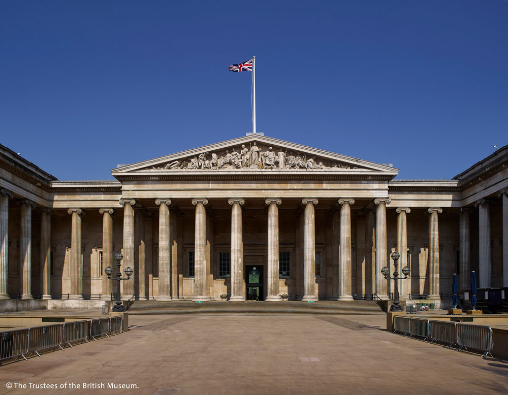 20251008-大英博物館外觀-版權標_BM_Forecourt_001.jpg-1000s