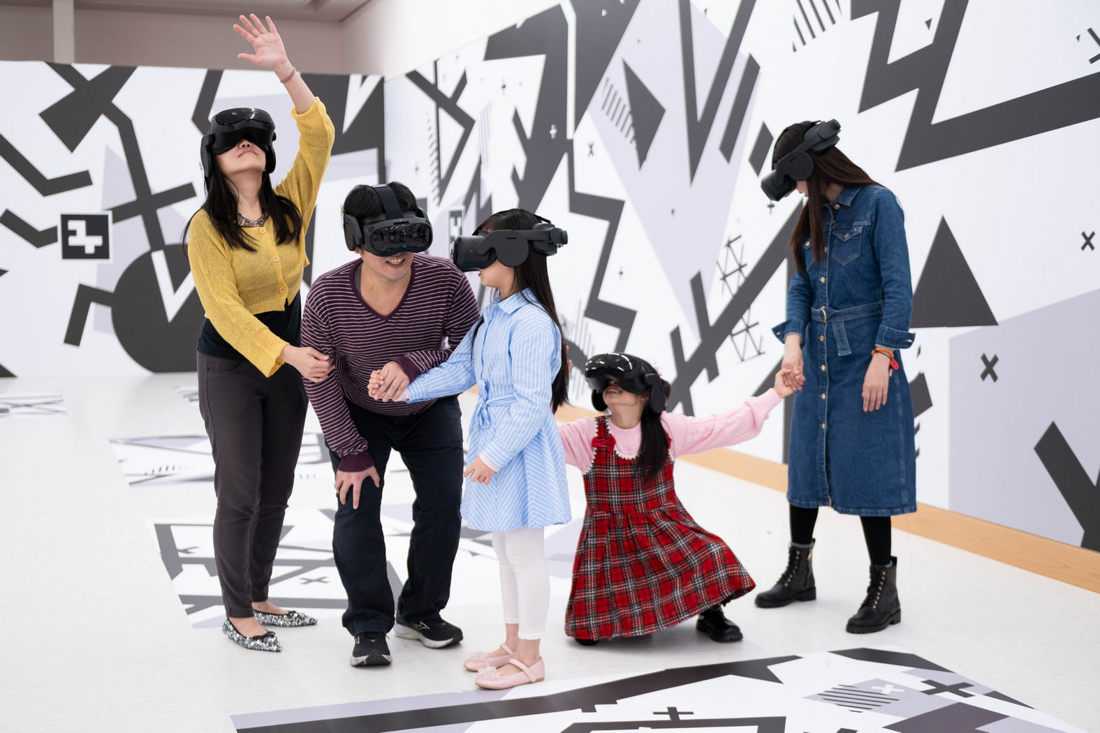 奇美博物館VR體驗《消失的法老》大人小孩共同遊玩,穿越時空抵達古埃及。