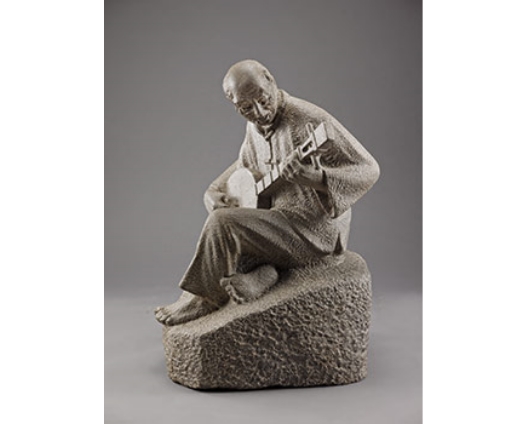 王秀杞 老人與月琴 雕塑 藝術家與作品 奇麗之美 臺灣精微寫實藝術大展 奇美博物館 Chimei Museum 王秀杞 老人與月琴 雕塑 藝術家與作品 奇麗之美 臺灣精微寫實藝術大展 奇美博物館 Chimei Museum